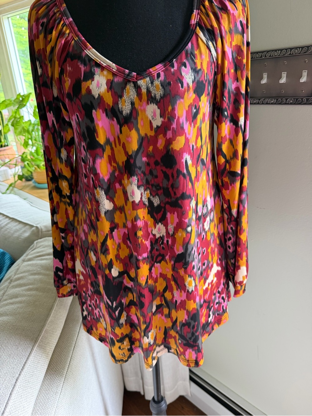 Oasis V-Neck Long Sleeve Top in Pink, Yellow, Black Label says Small BUT M/L